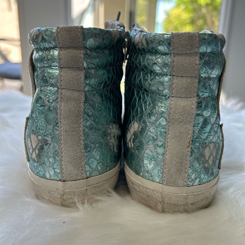 💫Size 40 Metalic Blue with Green star Slides EUC - Picture 4 of 8